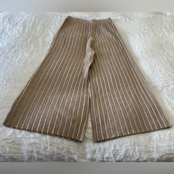 Downeast | Women’s Large | Beige Knit Pleated Wide Leg High Waisted Pants | EUC - Picture 5 of 9